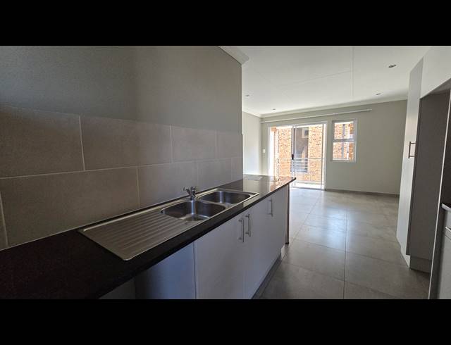 2 BEDROOM SECTIONAL TITLE FOR SALE IN NORTON SMALL FARMS